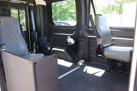2015_Ford_Transit_150_130_004