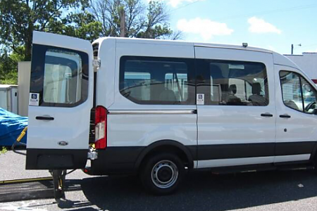 2015_Ford_Transit_150_130_007