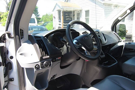 2015_Ford_Transit_150_130_013