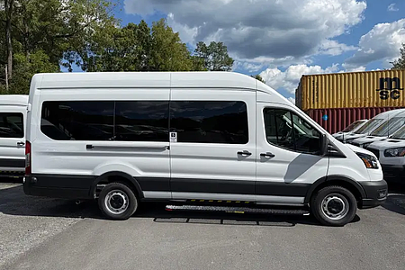 2026-Ford-Transit-350-148-img2