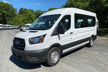 2026-ford-transit-350-148-mid-roof-img2
